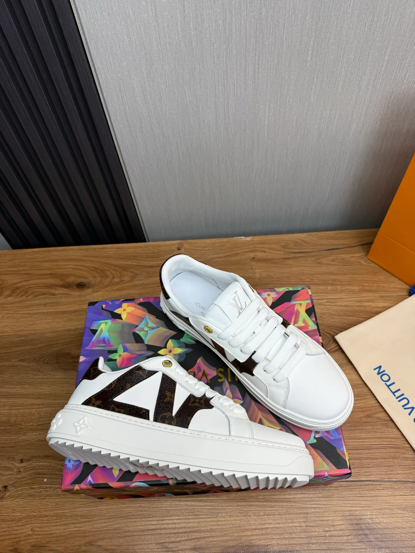 Men's shoes 💰520💰 LOUIS VUITTON [Luden Yiwei] The new trendy Lv is on the market 🎁, casual and fashionable men's shoes 👟 The upper is made of imported silk cowhide + cowhide mesh lining, the original wear-resistant rubber outsole, the version is simple and elegant, exclusive for trendy men. 38-44